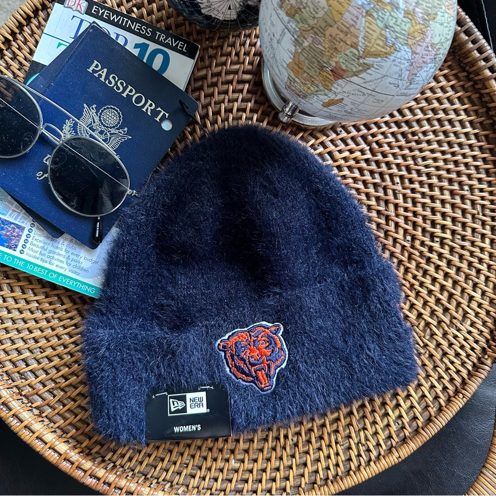 New Era Chicago Bears Navy Blue Fuzzy Eyelash Knit Beanie Hat New with Tags